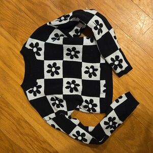 Hollister sweater black white xs